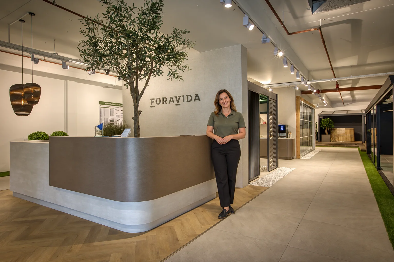 Showroom in Venlo mit einer KI-generierten Gastgeberin