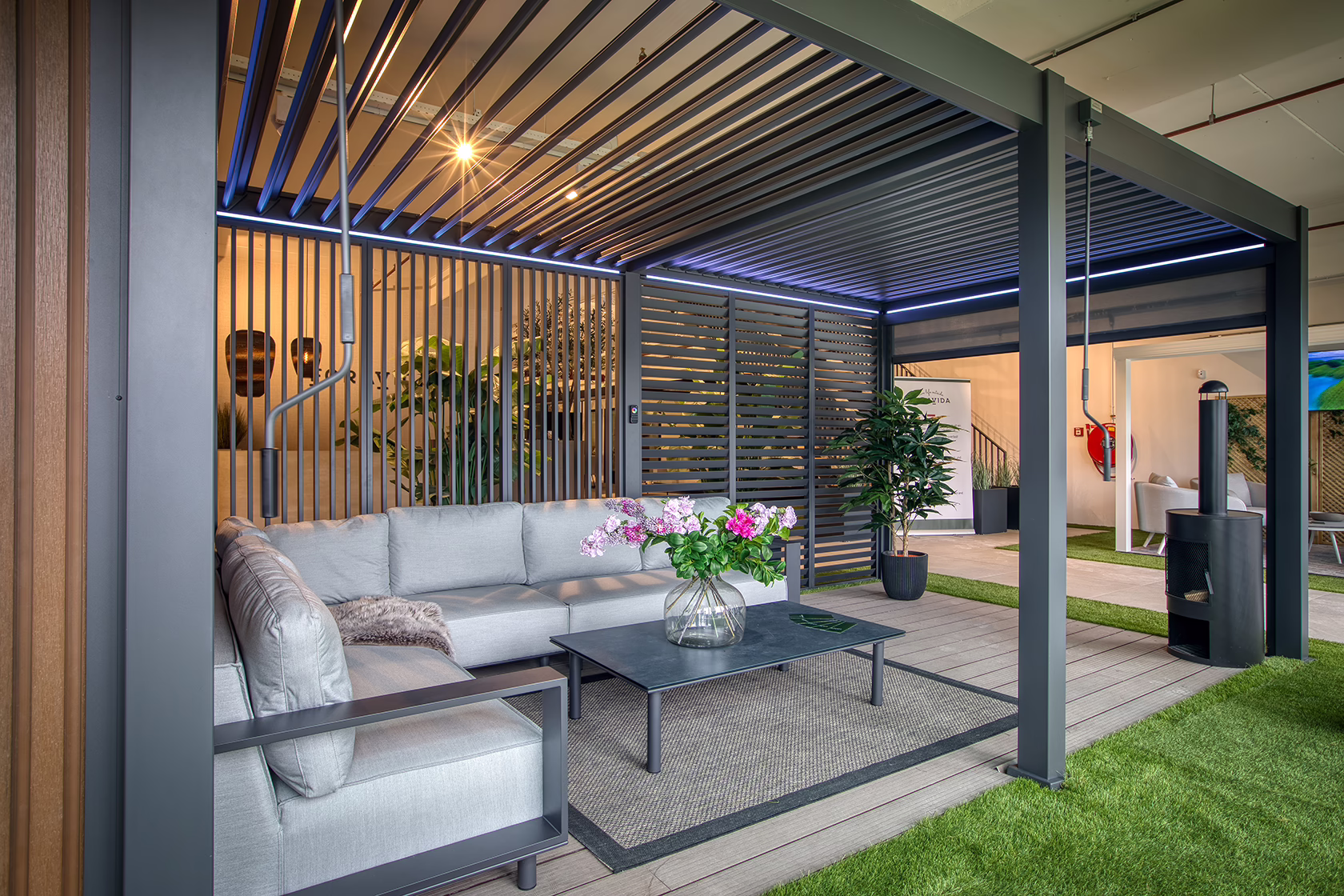 ForaVida Showroom in Venlo mit Terrassenüberdachungen und Gartenzimmern