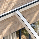 Terrassenüberdachung Plus 4,03 x 3 Meter Mattweiß Klarglas moderne Rinne – Verbindungsdetail