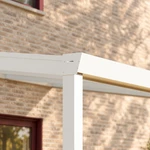Terrassenüberdachung Plus 4,03 x 4 Meter Mattweiß Klarglas moderne Rinne – Rinnendetail