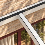 Terrassenüberdachung Plus 4,03 x 4 Meter Mattweiß Klarglas moderne Rinne – Verbindungsdetail