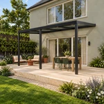 Terrassenüberdachung Plus 6 x 3 Meter Mattschwarz klares Glas moderne Rinne – Seitenansicht