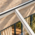 Terrassenüberdachung Plus 6,03 x 3,5 Meter Mattweiß Klarglas moderne Rinne – Verbindungsdetail