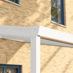 Terrassenüberdachung Plus 8,03 x 3,0 Meter Mattweiß Klarglas moderne Rinne – Rinnendetail