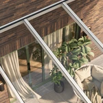 Terrassenüberdachung Plus 8,03 x 4 Meter Mattweiß Klarglas moderne Rinne – Glasdetail