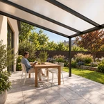 Terrassenüberdachung Plus 4 x 4 Meter Mattschwarz Opal Polycarbonat moderne Rinne – Gartenblick