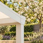 Terrassenüberdachung Plus 6,03 x 4,0 Meter Mattweiß Opal-Polycarbonat moderne Rinne – Eckdetail