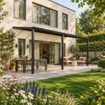 Terrassenüberdachung Plus 7 x 3 Meter Mattschwarz opales Polycarbonat moderne Rinne – Gesamtansicht