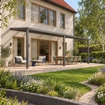 Terrassenüberdachung Plus 8 x 3 Meter Anthrazit opales Polycarbonat moderne Rinne – Gesamtansicht